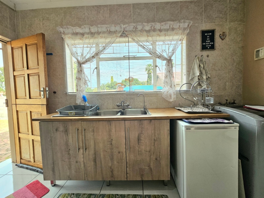 3 Bedroom Property for Sale in Miederpark North West
